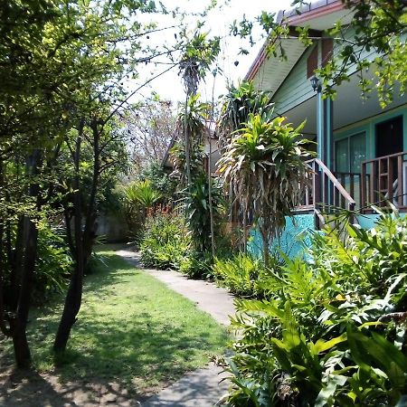 Kanchanaporn Resort Ko Lan Exterior photo