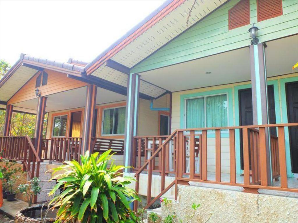 Kanchanaporn Resort Ko Lan Exterior photo