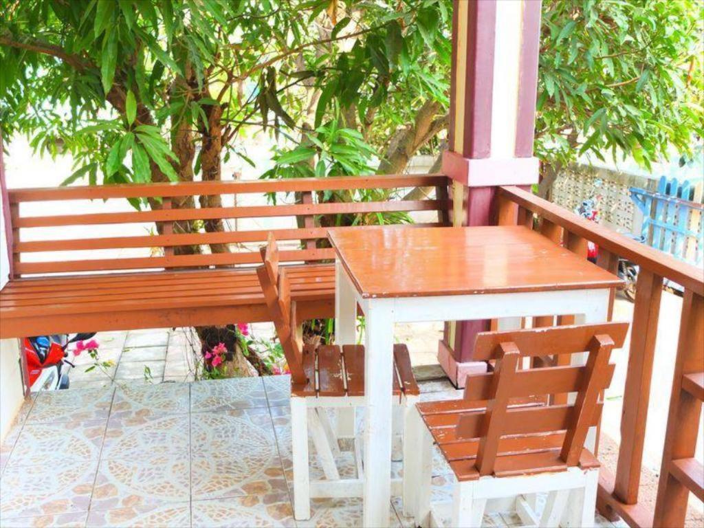 Kanchanaporn Resort Ko Lan Exterior photo