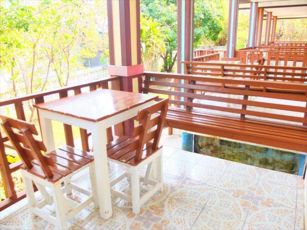 Kanchanaporn Resort Ko Lan Exterior photo